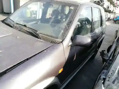 Véhicule à la ferraille kia sportage td de l'année 2000 alimenté re