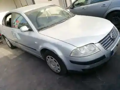 Здавання транспортного засобу VOLKSWAGEN PASSAT BERLINA (3B3) Advance року 2001 потужний AZM