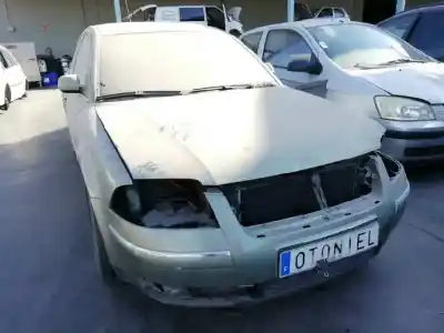 Здавання транспортного засобу VOLKSWAGEN PASSAT BERLINA (3B3) V6 TDI Highline року 2002 потужний AKN