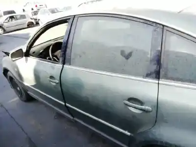 Vehicul casat volkswagen passat berlina (3b3) v6 tdi highline al anului 2002 alimentat akn