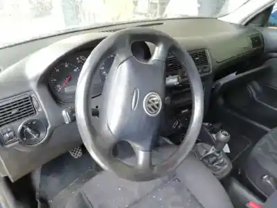 Vehicul casat volkswagen golf iv berlina (1j1) conceptline al anului 1999 alimentat agr