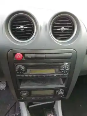 Véhicule à la ferraille seat cordoba berlina (6l2) 1.4 16v de l'année 2006 alimenté bxw