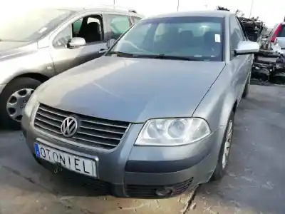 Здавання транспортного засобу VOLKSWAGEN PASSAT BERLINA (3B3) Advance року 2004 потужний AWX
