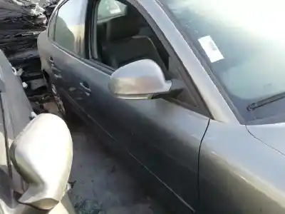 Здавання транспортного засобу volkswagen passat berlina (3b3) advance року 2004 потужний awx
