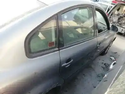 Здавання транспортного засобу volkswagen passat berlina (3b3) advance року 2004 потужний awx