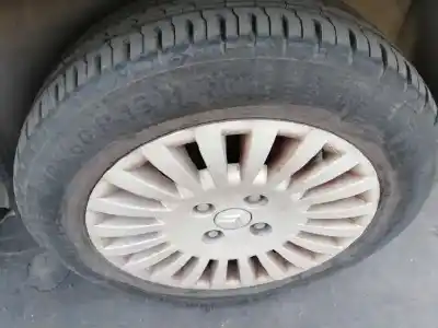 Veículo de Sucata citroen c3 1.4 do ano 2004 alimentado kfv