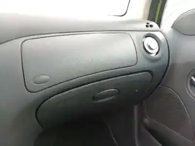 Veículo de Sucata citroen c3 1.4 do ano 2004 alimentado kfv