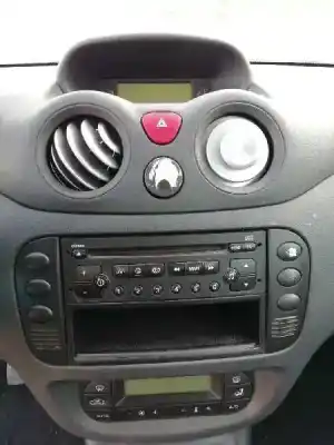 Veículo de Sucata citroen c3 1.4 do ano 2004 alimentado kfv
