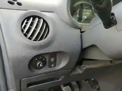 Veículo de Sucata citroen c3 1.4 do ano 2004 alimentado kfv