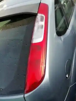Vehicul casat ford focus berlina (cap) ambiente (d) al anului 2005 alimentat hhda