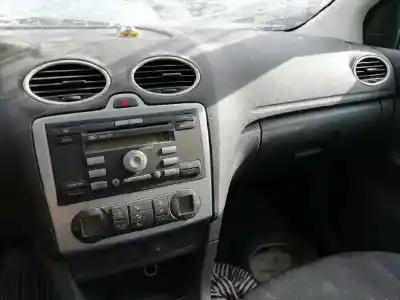 Vehicul casat ford focus berlina (cap) ambiente (d) al anului 2005 alimentat hhda