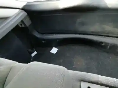 Vehicul casat ford focus berlina (cap) ambiente (d) al anului 2005 alimentat hhda