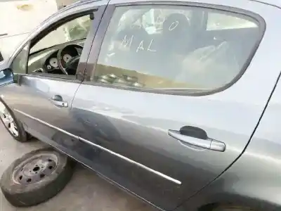 Véhicule à la ferraille peugeot 407 st confort de l'année 2004 alimenté rhr