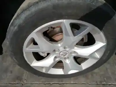 Véhicule à la ferraille peugeot 407 st confort de l'année 2004 alimenté rhr