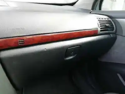 Véhicule à la ferraille peugeot 407 st confort de l'année 2004 alimenté rhr
