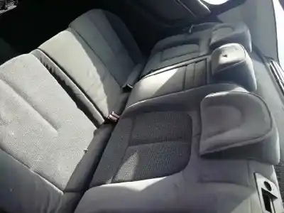 Véhicule à la ferraille peugeot 407 st confort de l'année 2004 alimenté rhr