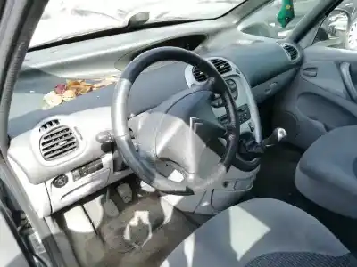 Véhicule à la ferraille citroen xsara picasso (n68) 1.6 hdi de l'année 2010 alimenté 9hx