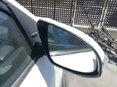 Hurda Aracı toyota auris (_e18_) 2.0 d-4d (ade186_) yılın 2014 güçlü 1ad
