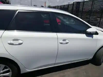 Hurda Aracı toyota auris (_e18_) 2.0 d-4d (ade186_) yılın 2014 güçlü 1ad