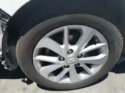 Hurda Aracı toyota auris (_e18_) 2.0 d-4d (ade186_) yılın 2014 güçlü 1ad