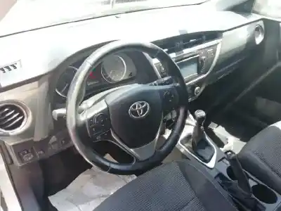 Hurda Aracı toyota auris (_e18_) 2.0 d-4d (ade186_) yılın 2014 güçlü 1ad