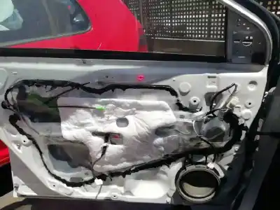 Hurda Aracı toyota auris (_e18_) 2.0 d-4d (ade186_) yılın 2014 güçlü 1ad