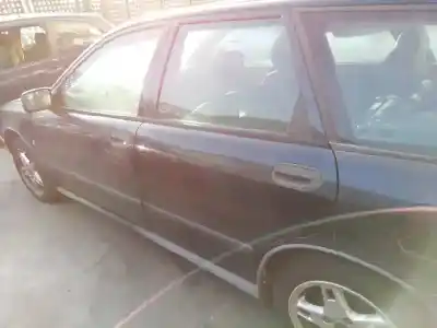 Sloopvoertuig volvo v40 familiar 1.9 diesel van het jaar 1999 aangedreven d4192t2