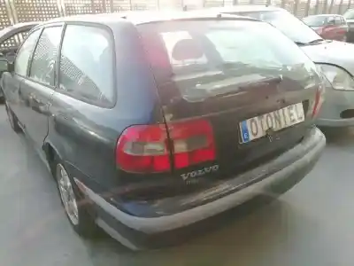 Sloopvoertuig volvo v40 familiar 1.9 diesel van het jaar 1999 aangedreven d4192t2