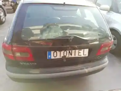 Sloopvoertuig volvo v40 familiar 1.9 diesel van het jaar 1999 aangedreven d4192t2