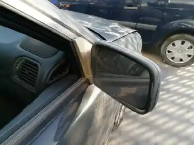 Sloopvoertuig volvo v40 familiar 1.9 diesel van het jaar 1999 aangedreven d4192t2