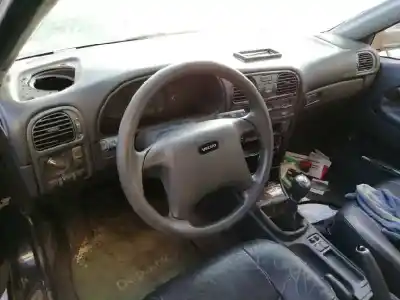 Sloopvoertuig volvo v40 familiar 1.9 diesel van het jaar 1999 aangedreven d4192t2