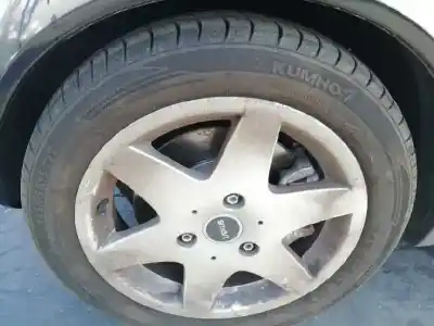 Veículo de Sucata smart micro compact car 0.6 do ano 2000 alimentado g11