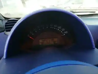 Veículo de Sucata smart micro compact car 0.6 do ano 2000 alimentado g11