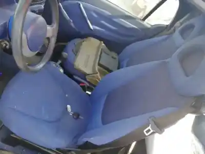 Veículo de Sucata smart micro compact car 0.6 do ano 2000 alimentado g11