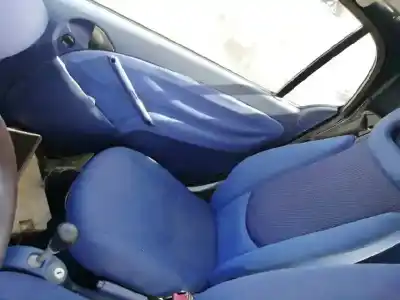 Veículo de Sucata smart micro compact car 0.6 do ano 2000 alimentado g11