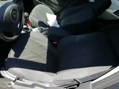 Здавання транспортного засобу renault megane ii berlina 5p authentique року 2006 потужний k9k p7