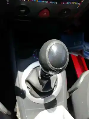 Здавання транспортного засобу renault megane ii berlina 5p authentique року 2006 потужний k9k p7