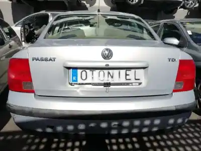 Verschrottungsfahrzeug volkswagen passat berlina (3b2) comfortline des jahres 1998 angetrieben afn
