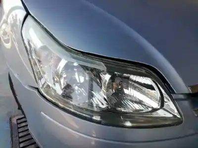 Véhicule à la ferraille citroen c4 coupe by loeb de l'année 2005 alimenté rhr