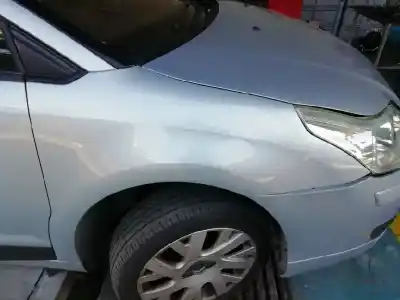Véhicule à la ferraille citroen c4 coupe by loeb de l'année 2005 alimenté rhr