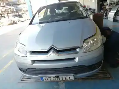 Véhicule à la ferraille citroen c4 coupe by loeb de l'année 2005 alimenté rhr