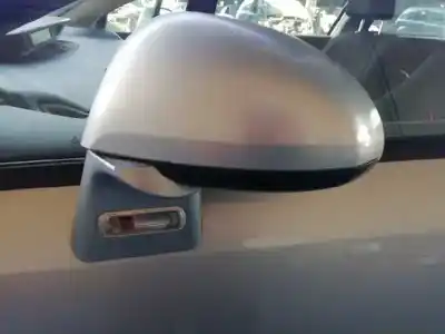 Véhicule à la ferraille citroen c4 coupe by loeb de l'année 2005 alimenté rhr