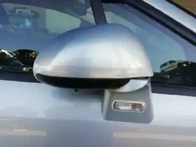 Véhicule à la ferraille citroen c4 coupe by loeb de l'année 2005 alimenté rhr
