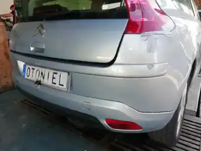 Véhicule à la ferraille citroen c4 coupe by loeb de l'année 2005 alimenté rhr
