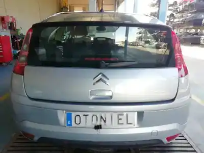 Véhicule à la ferraille citroen c4 coupe by loeb de l'année 2005 alimenté rhr