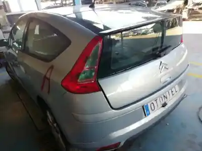 Véhicule à la ferraille citroen c4 coupe by loeb de l'année 2005 alimenté rhr