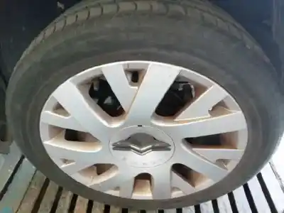 Véhicule à la ferraille citroen c4 coupe by loeb de l'année 2005 alimenté rhr