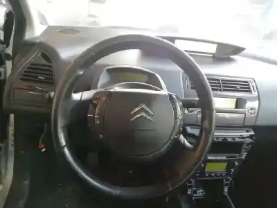 Véhicule à la ferraille citroen c4 coupe by loeb de l'année 2005 alimenté rhr