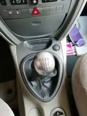 Sloopvoertuig citroen c5 berlina 2.0 exclusive van het jaar 2006 aangedreven rhr