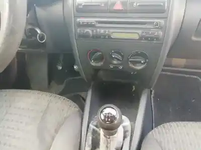 Sloopvoertuig seat toledo (1m2) stella van het jaar 2002 aangedreven alh